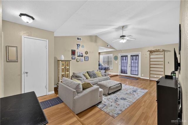 2132 W Jonquil Avenue W, Mcallen, TX 78501