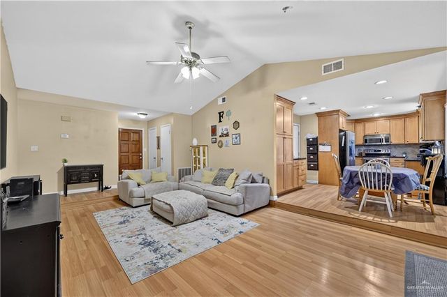2132 W Jonquil Avenue W, Mcallen, TX 78501