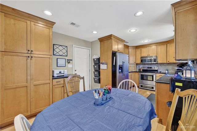 2132 W Jonquil Avenue W, Mcallen, TX 78501