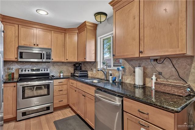 2132 W Jonquil Avenue W, Mcallen, TX 78501