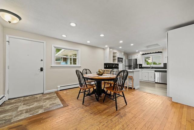 7 Pocahontas Dr, Peabody, MA 01960