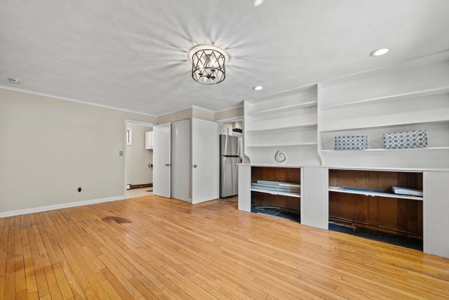 7 Pocahontas Dr, Peabody, MA 01960