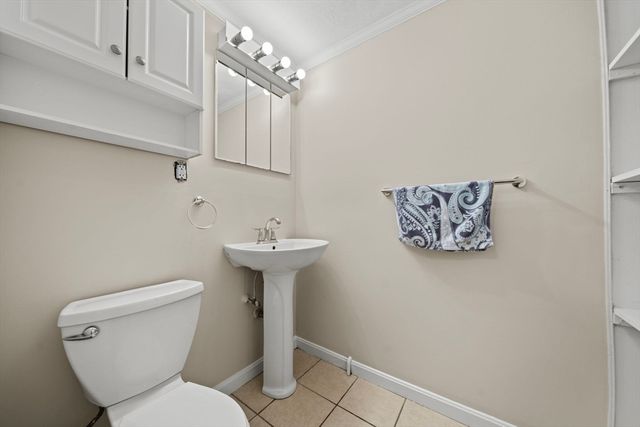 7 Pocahontas Dr, Peabody, MA 01960