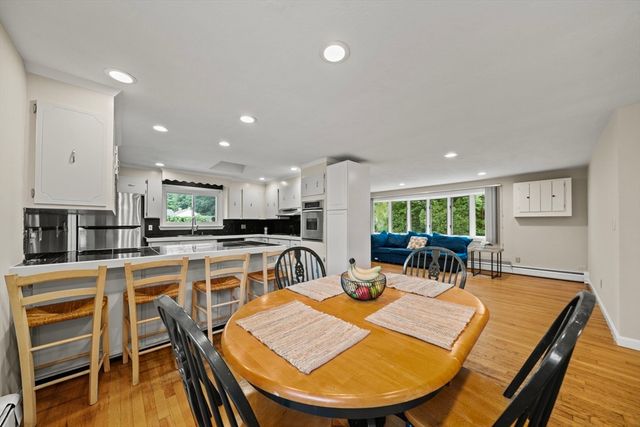 7 Pocahontas Dr, Peabody, MA 01960