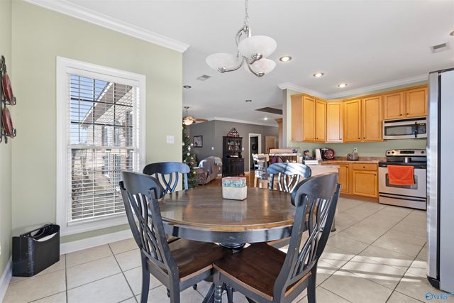 1004 Lilypad Circle SW, Hartselle, AL 35640