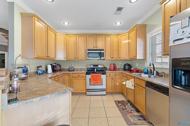 1004 Lilypad Circle SW, Hartselle, AL 35640