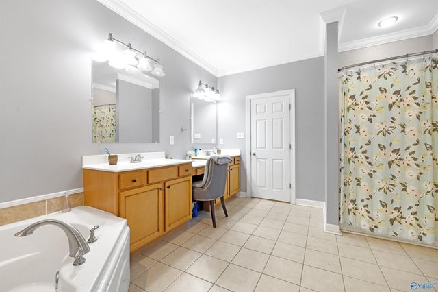 1004 Lilypad Circle SW, Hartselle, AL 35640