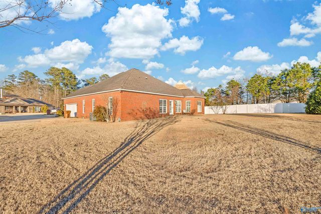 1004 Lilypad Circle SW, Hartselle, AL 35640