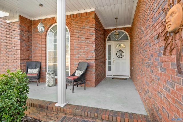 1004 Lilypad Circle SW, Hartselle, AL 35640