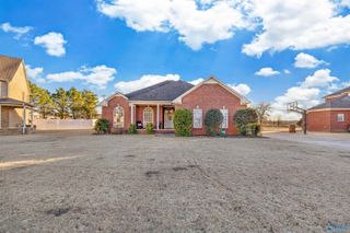 1004 Lilypad Circle SW, Hartselle, AL 35640