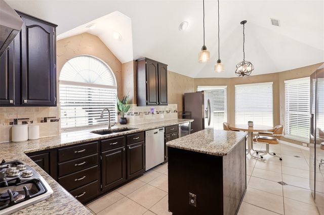 2109 Golden Arrow Drive, Flower Mound, TX 75028
