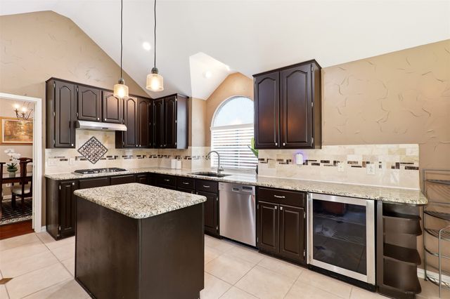 2109 Golden Arrow Drive, Flower Mound, TX 75028