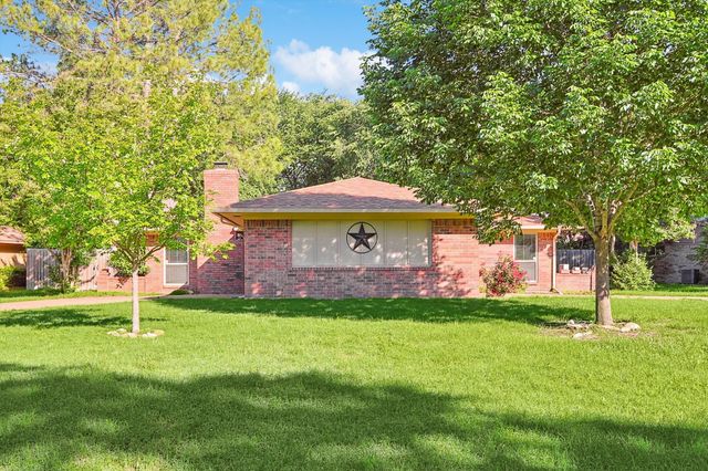 2525 Freedom Lane, Denton, TX 76209