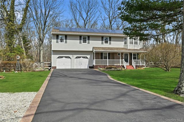 41 N Country Road, Shoreham, NY 11786