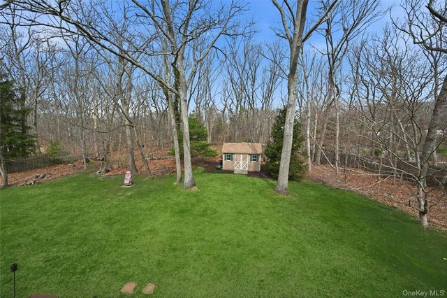 41 N Country Road, Shoreham, NY 11786