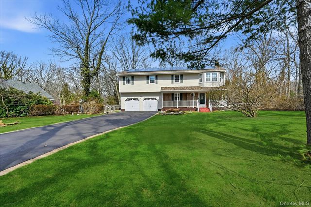 41 N Country Road, Shoreham, NY 11786