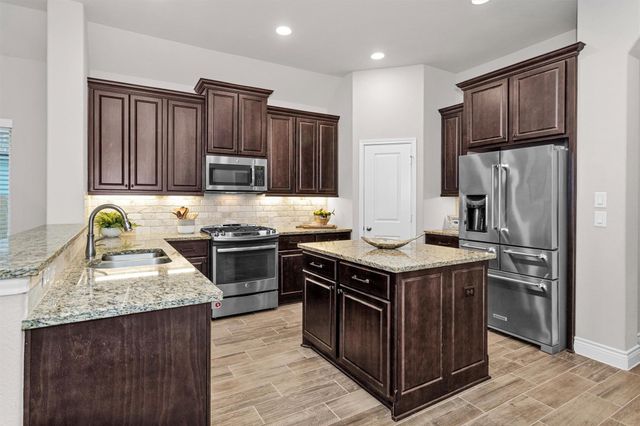 163 Greatwood Glen Drive, Montgomery, TX 77316