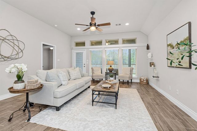 163 Greatwood Glen Drive, Montgomery, TX 77316