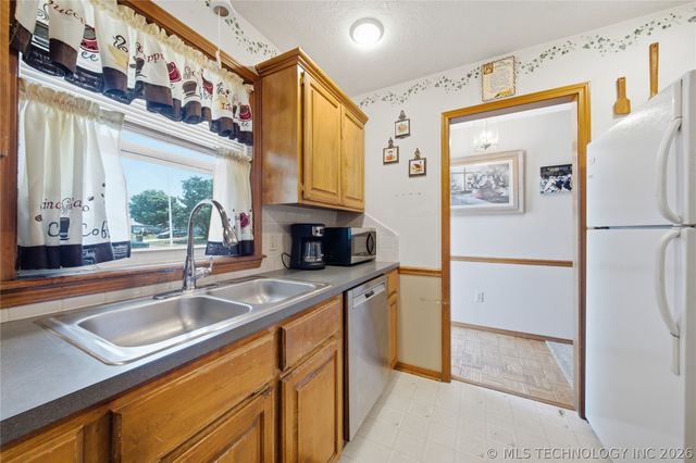 614 W 20th Street S, Claremore, OK 74019