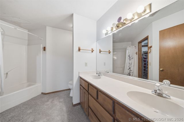 614 W 20th Street S, Claremore, OK 74019