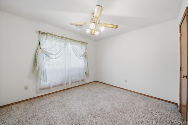 614 W 20th Street S, Claremore, OK 74019