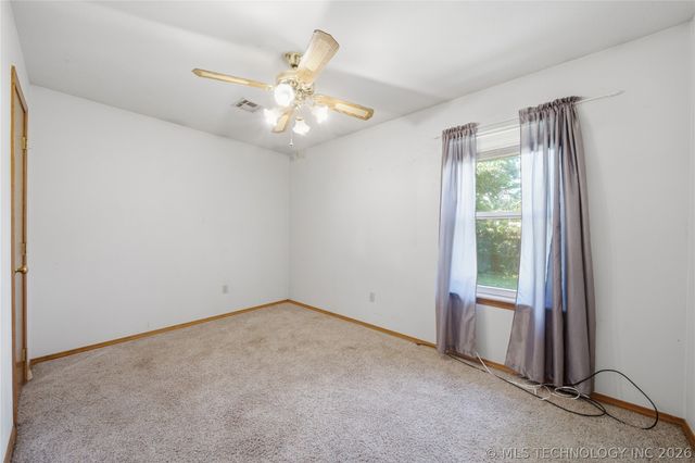 614 W 20th Street S, Claremore, OK 74019