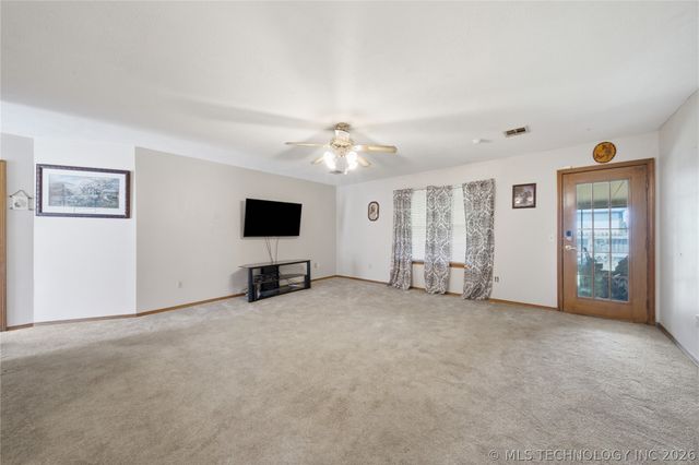 614 W 20th Street S, Claremore, OK 74019