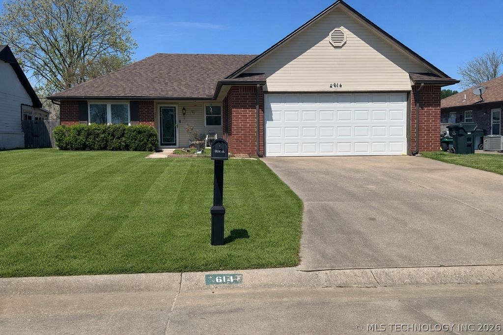 614 W 20th Street S, Claremore, OK 74019