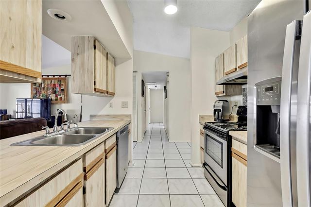 1521 PINEY BRANCH CIRCLE, Valrico, FL 33594