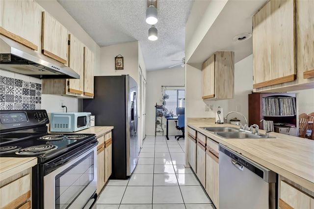 1521 PINEY BRANCH CIRCLE, Valrico, FL 33594