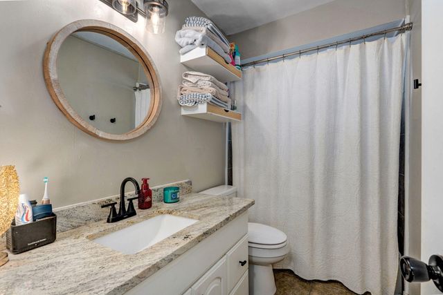 1146 S John Avenue, Springfield, MO 65804