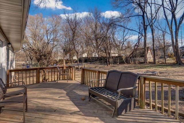 1146 S John Avenue, Springfield, MO 65804