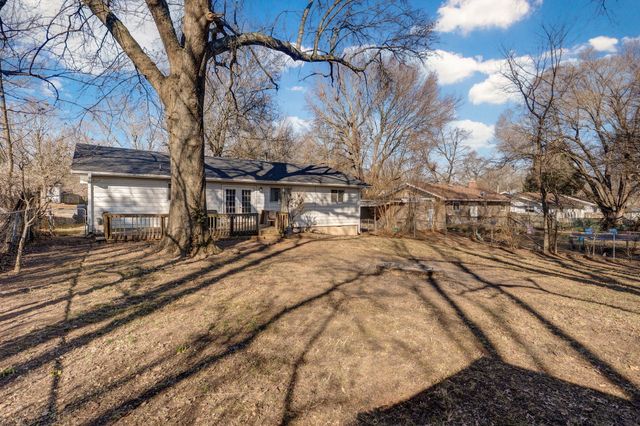 1146 S John Avenue, Springfield, MO 65804