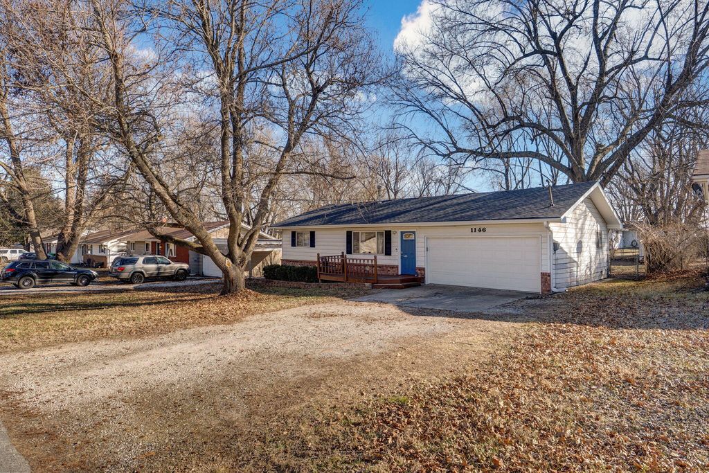 1146 S John Avenue, Springfield, MO 65804