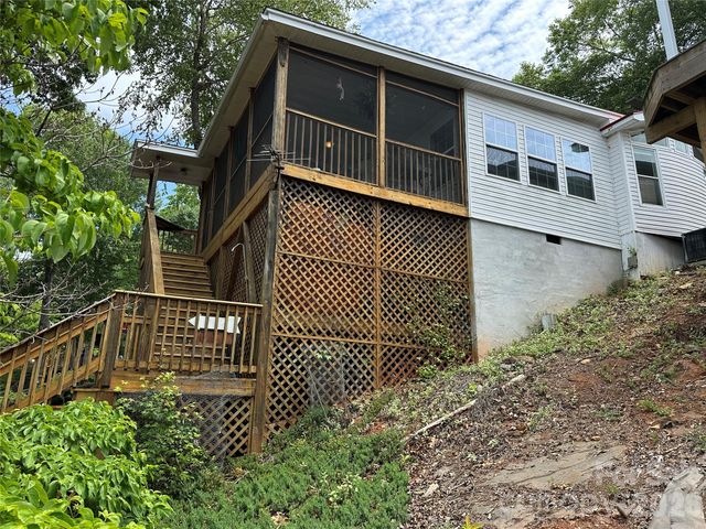 117 Badin Lake Circle, New London, NC 28127