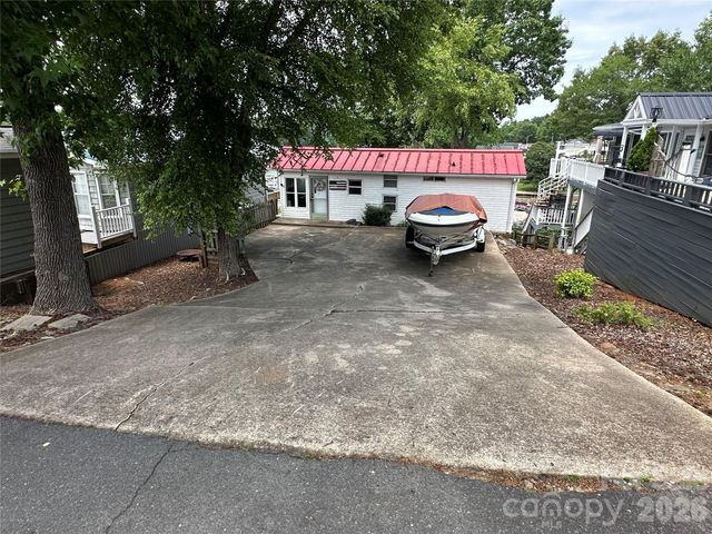 117 Badin Lake Circle, New London, NC 28127