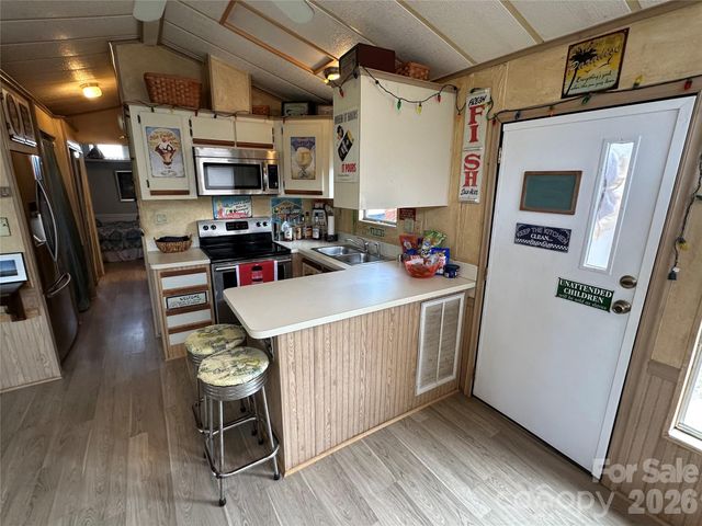 117 Badin Lake Circle, New London, NC 28127