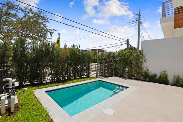 1807 NE 13 Street 1807, Fort Lauderdale, FL 33304