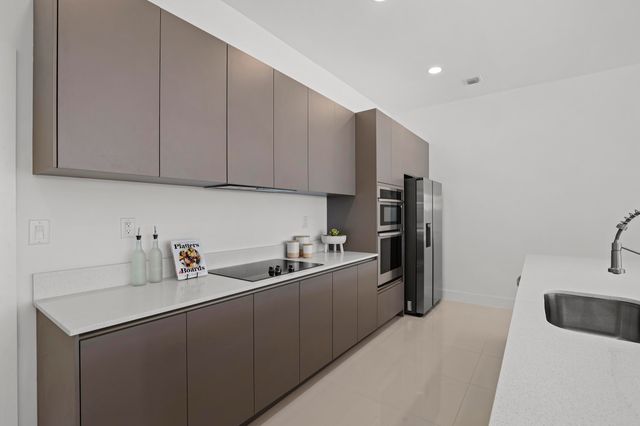 1807 NE 13 Street 1807, Fort Lauderdale, FL 33304