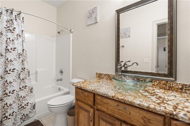 7303 N 22nd Lane, Mcallen, TX 78504