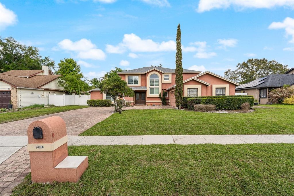 Image 1 of property listing at 7834 SNOWBERRY CIR, Orlando, FL 32819