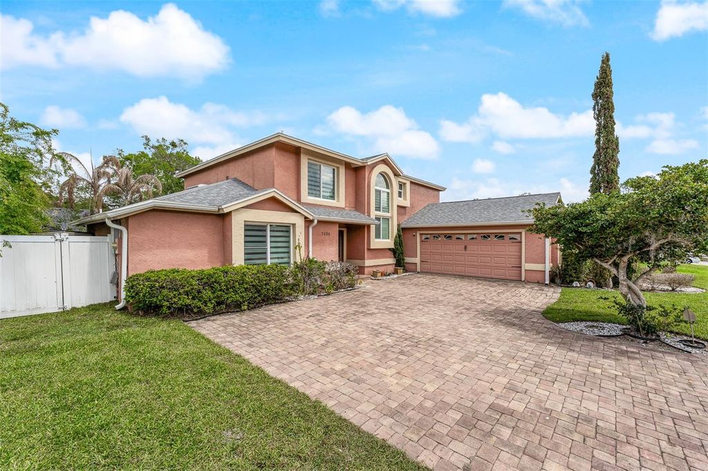 Image 2 of property listing at 7834 SNOWBERRY CIR, Orlando, FL 32819