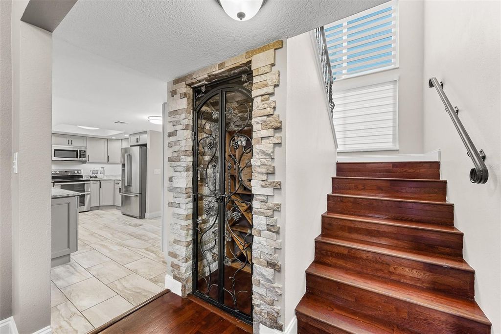 Image 11 of property listing at 7834 SNOWBERRY CIR, Orlando, FL 32819