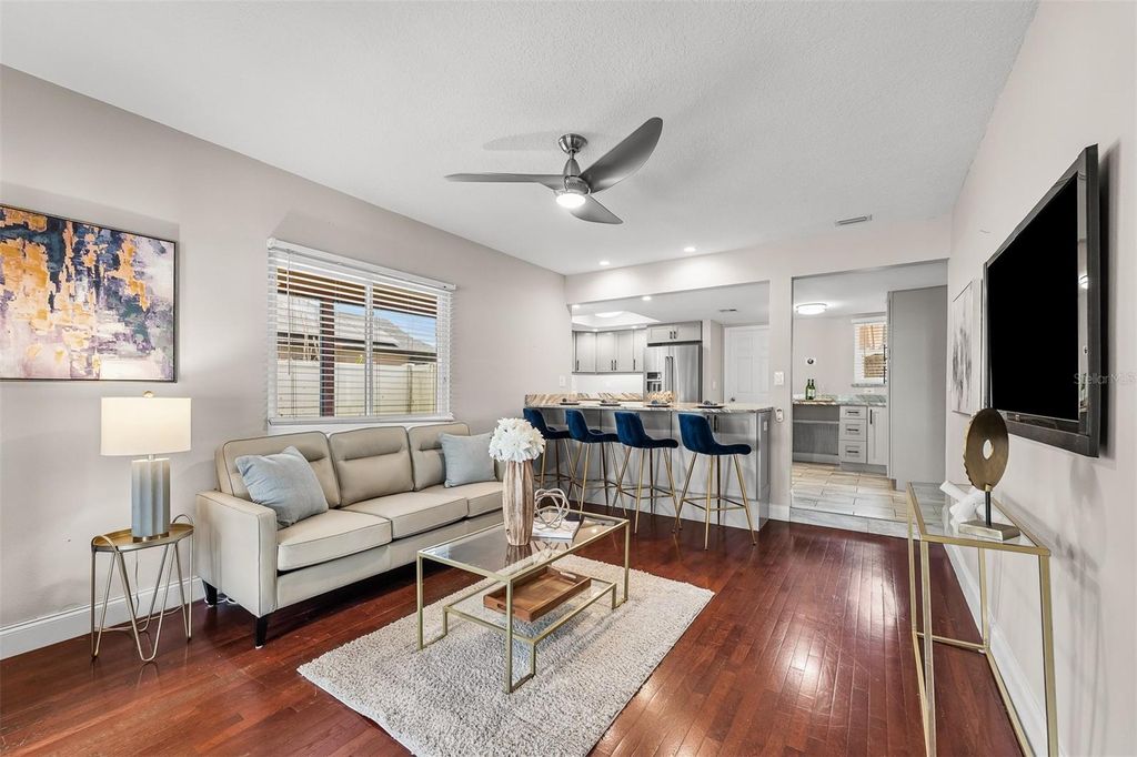 Image 17 of property listing at 7834 SNOWBERRY CIR, Orlando, FL 32819