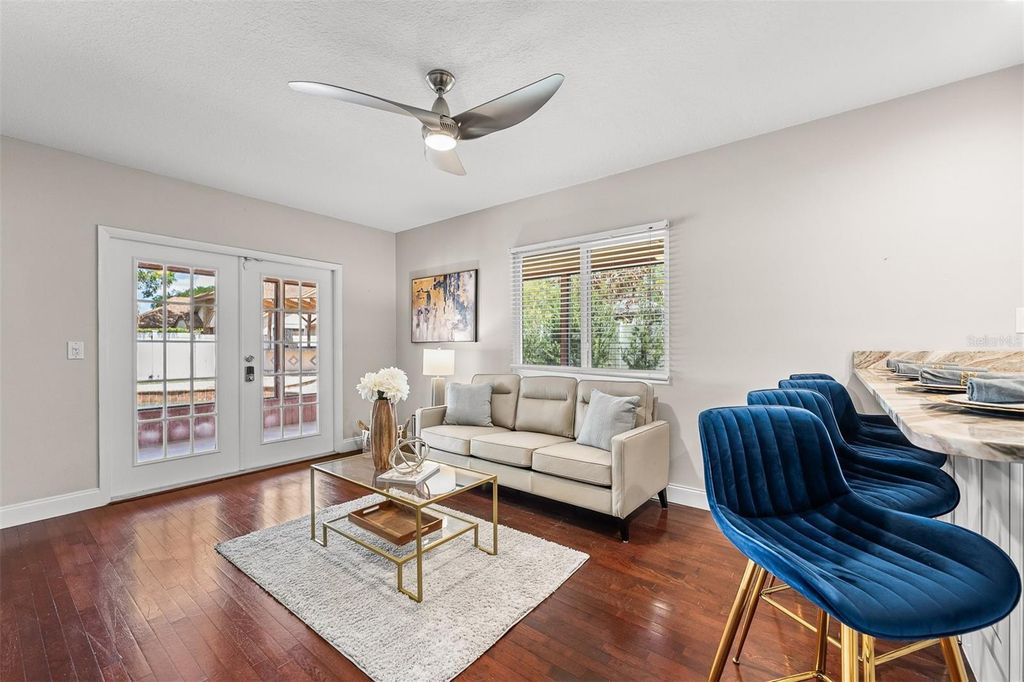 Image 18 of property listing at 7834 SNOWBERRY CIR, Orlando, FL 32819