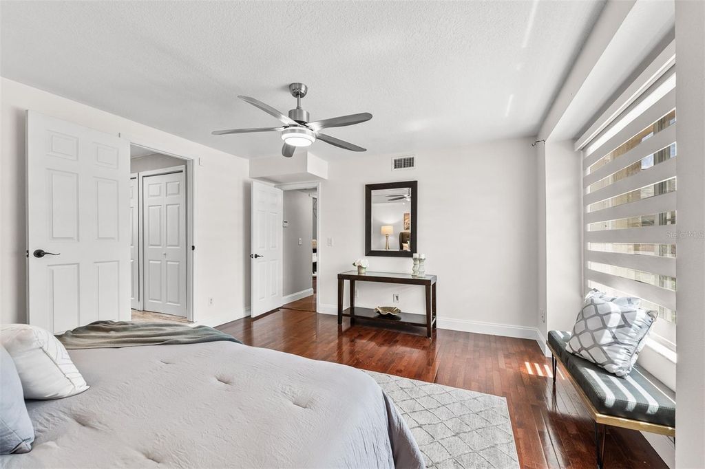 Image 21 of property listing at 7834 SNOWBERRY CIR, Orlando, FL 32819