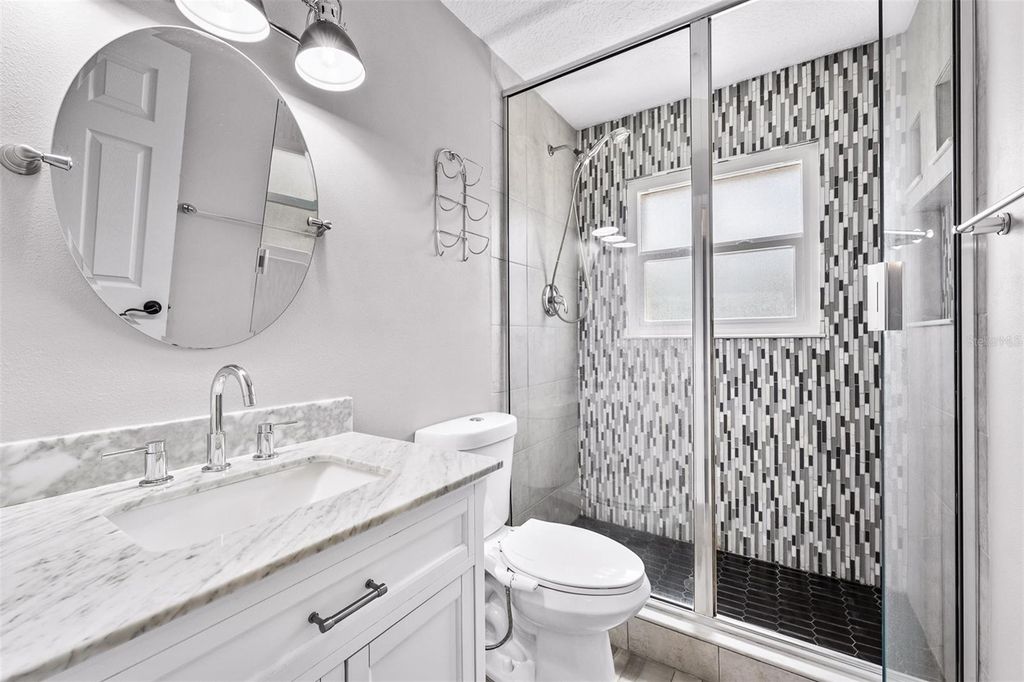 Image 33 of property listing at 7834 SNOWBERRY CIR, Orlando, FL 32819