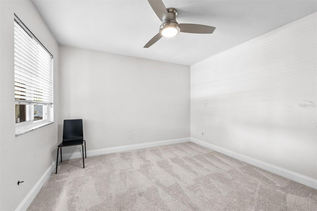 Image 34 of property listing at 7834 SNOWBERRY CIR, Orlando, FL 32819