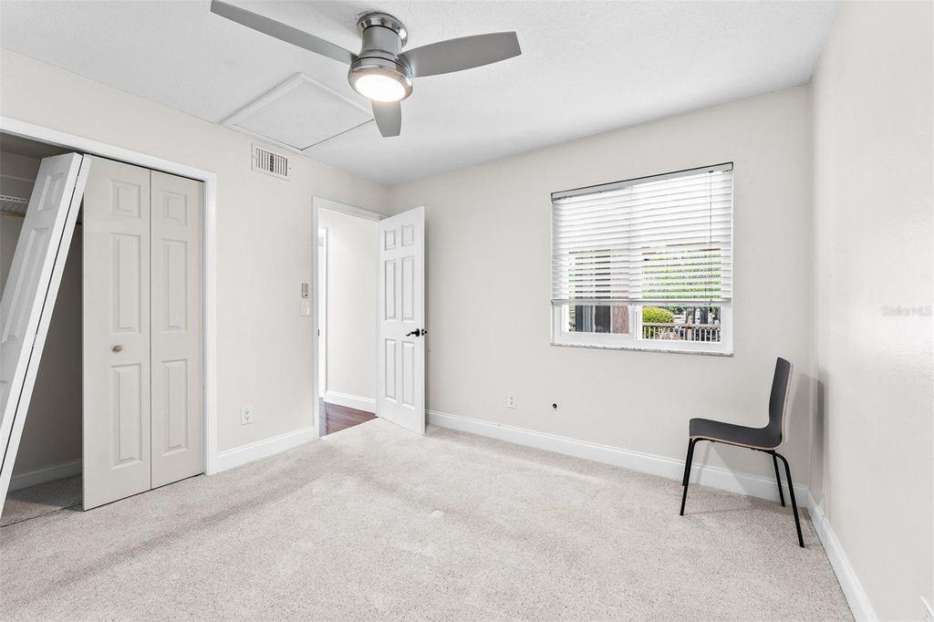 Image 35 of property listing at 7834 SNOWBERRY CIR, Orlando, FL 32819