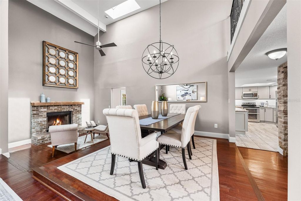 Image 5 of property listing at 7834 SNOWBERRY CIR, Orlando, FL 32819